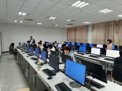 技藝爭鋒，代碼生輝——我校第六屆學生技能競賽之Web前端設計賽項圓滿落幕