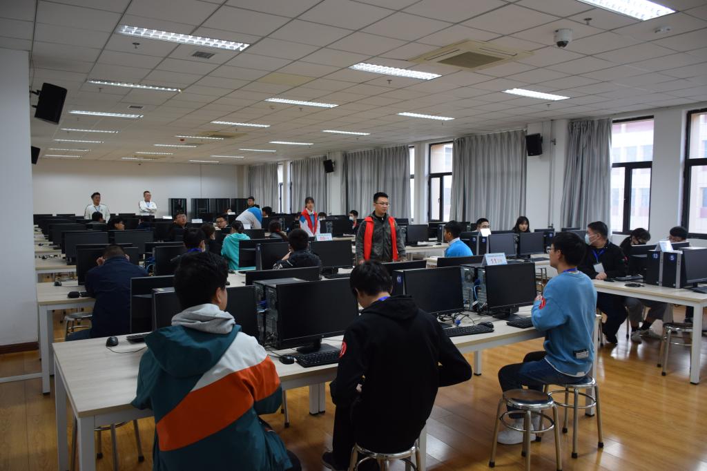 2020年陜西省高職技能大賽雙賽項(xiàng)在我院圓滿舉行，軟件技術(shù)開發(fā)專業(yè)展現(xiàn)風(fēng)采